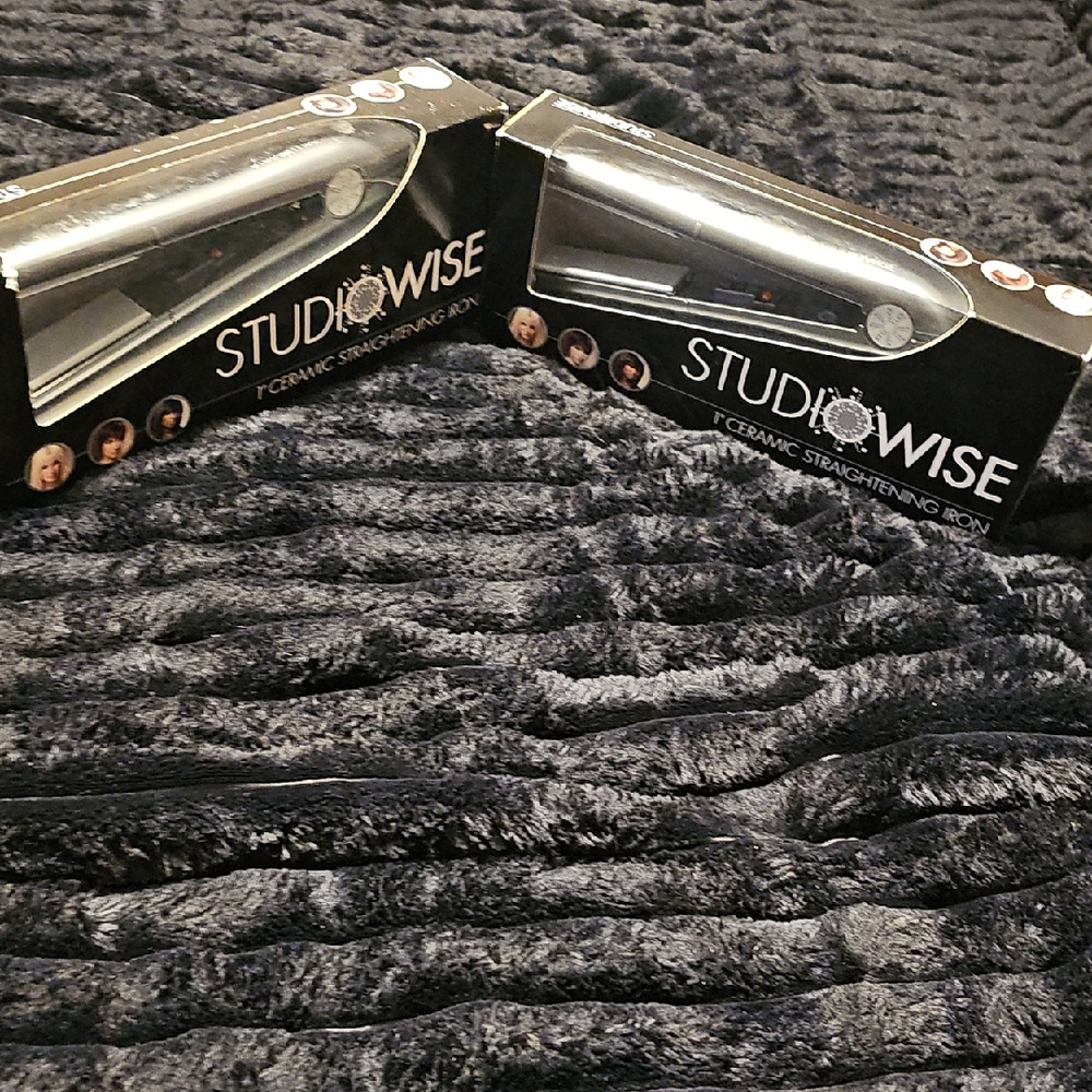 Studio Wise Ceramic Straightening Iron